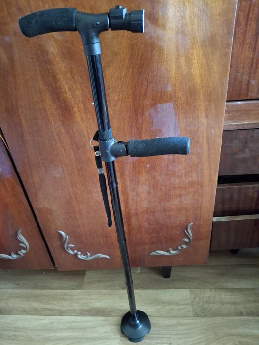 Палка для ходьбы с фонарём