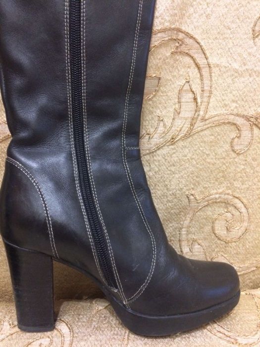 Продаю демисезонные сапоги