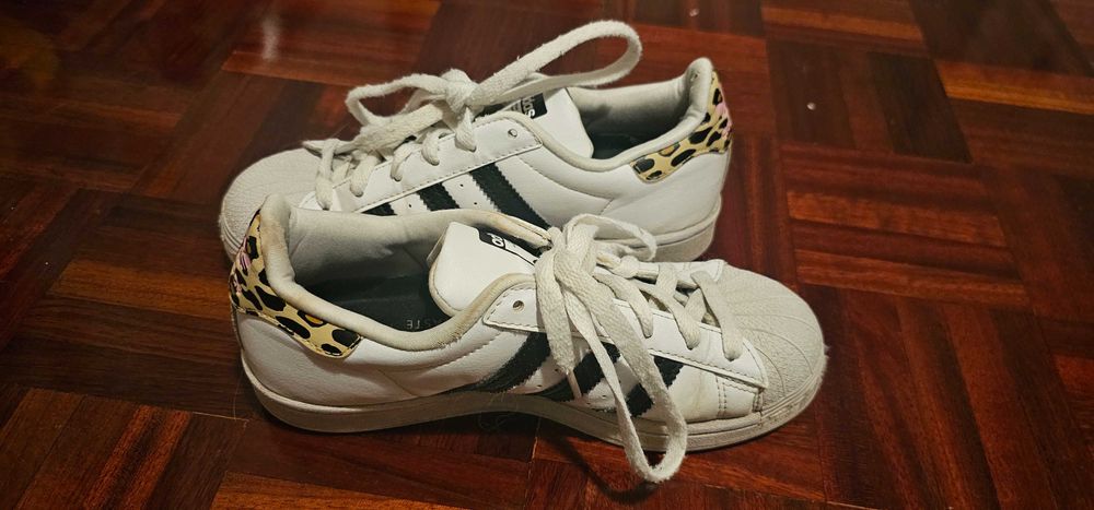 Ténis Adidas Superstar