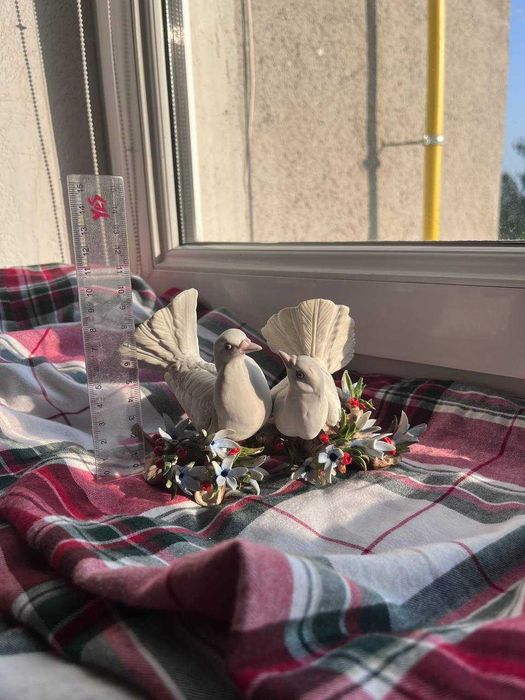 Вінтажна статуетка "Гніздова гармонія: пташки у гнізді"