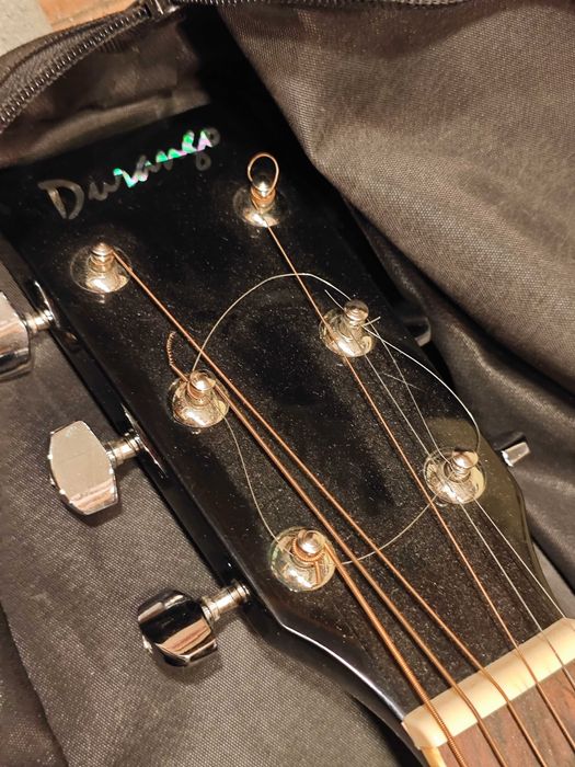 Gitara akustyczna używana