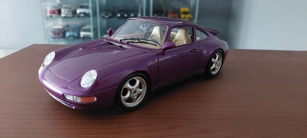 Model 1:18 Porsche 911 Carrera Bburago