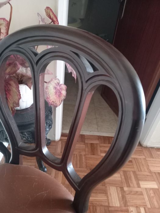 Mesa de jantar com cadeiras