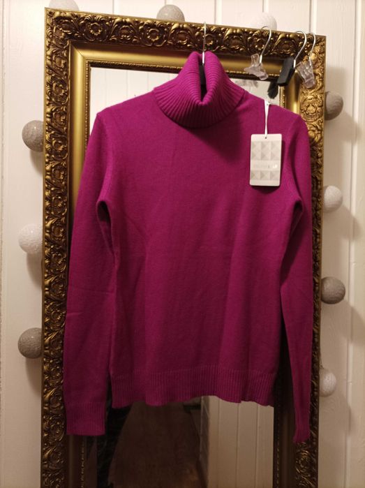 Sweter damski  z golfem , amarant.