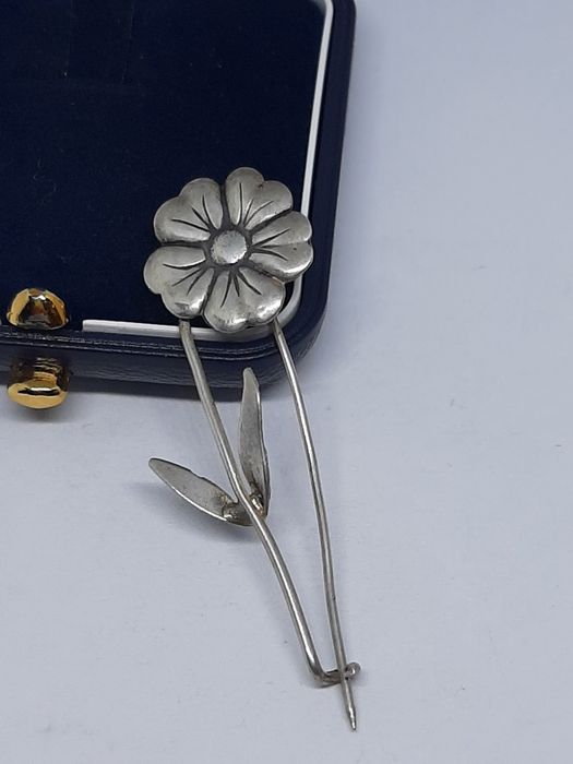 Broszka ze srebra, srebro 925