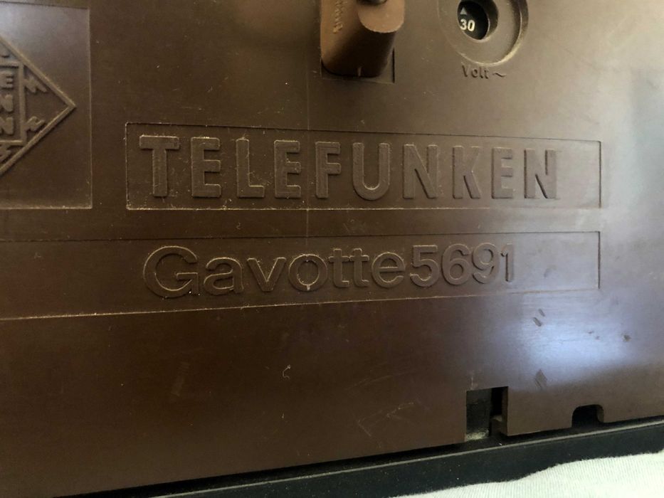 Rádio antigo Telefunken gavotte 5691
