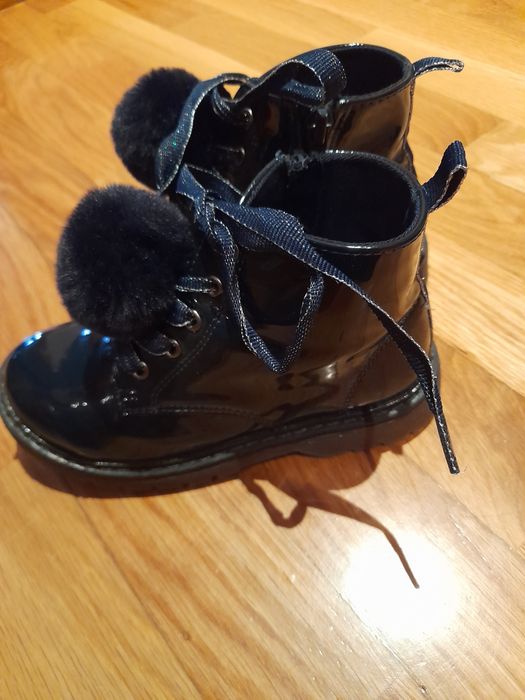 Botas menina em muito bom estado tam 28