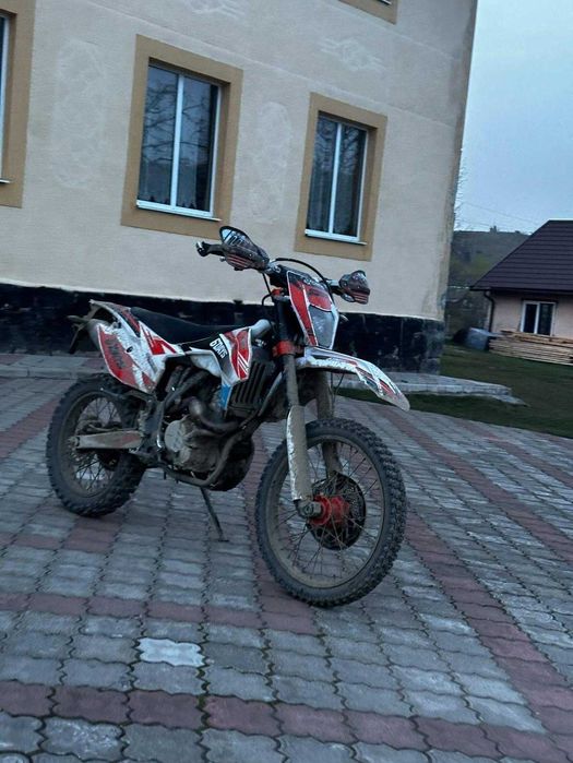 Продам мотоцикл  300