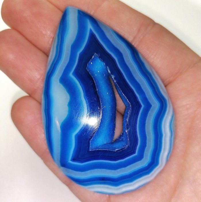 agat kamień ozdobny – kaboszon na wisiorek