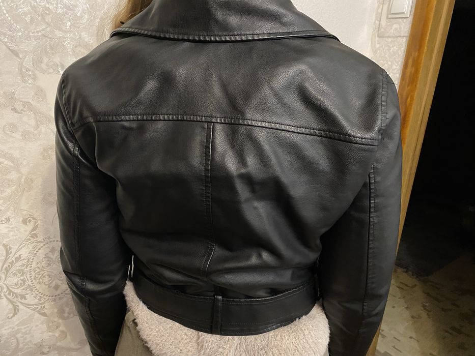 Кожаная  стильная куртка