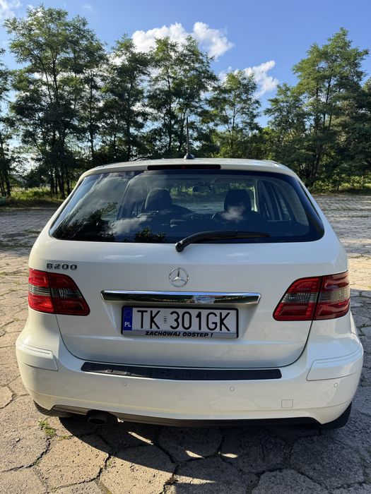Mercedes-Benz  B200