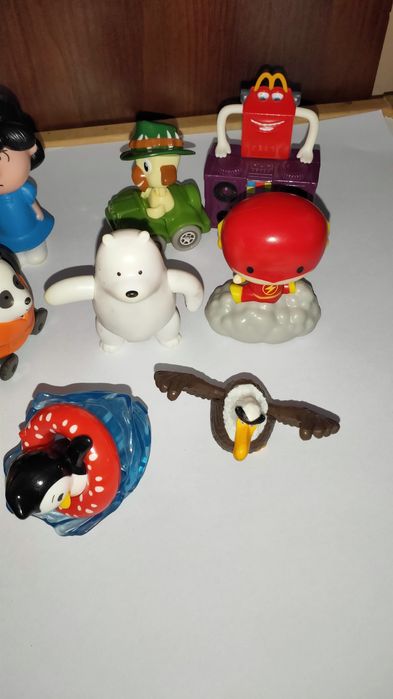 Zestaw figurek McDonald różności drobiazgi