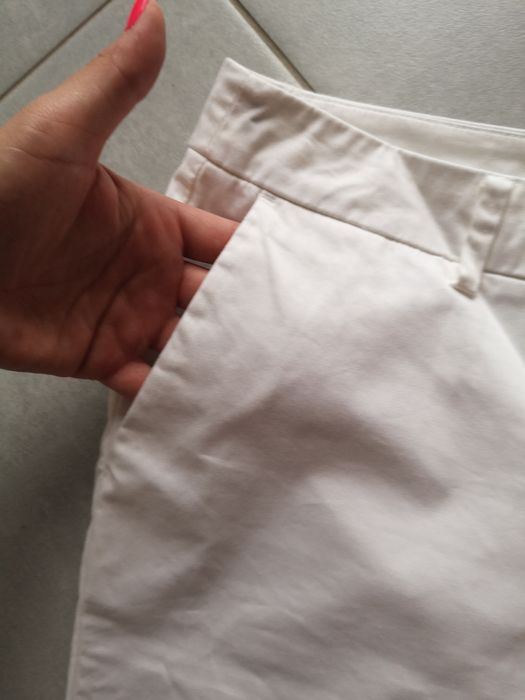 Białe szorty spodnie Top Secret M