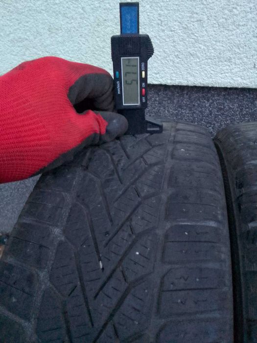 2 opony zimowe Semperit 175/65R15, bieżnik 5,7mm.