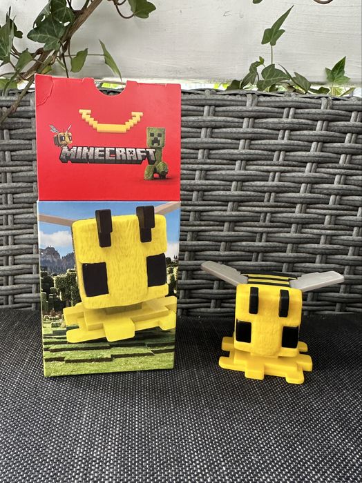 Minecraft movie pszczola pszczolka bee figurka mc donalds