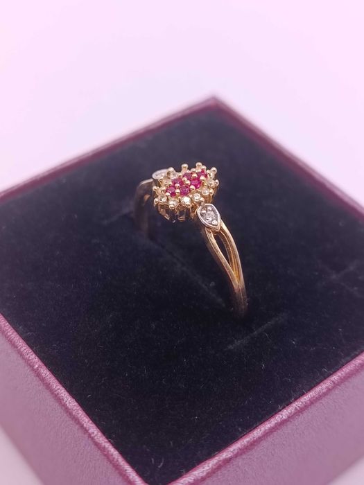 Złoty Pierścionek Z Kamieniami W Kształcie Kwiatu ROZ. 14 Złoto PR.585 14K 907/03/26l