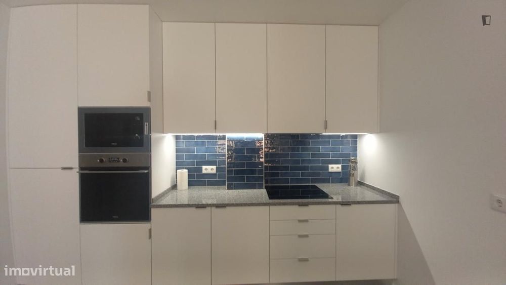 Quarto - localizado em Entrecampos Lisbon