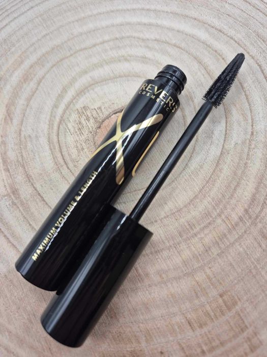 Tusz do rzęs Maximum volume