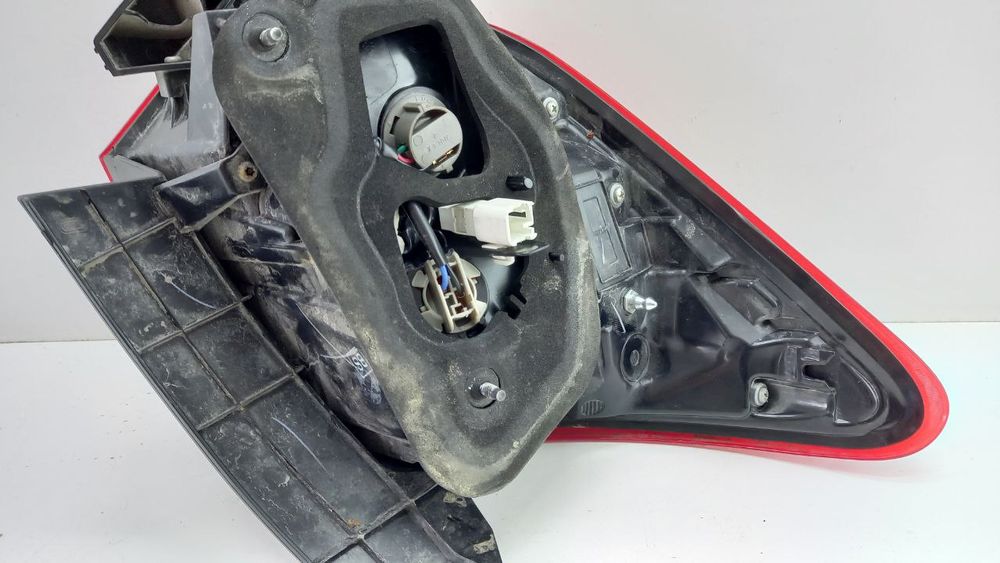 Фонарь задний правый стоп Toyota Yaris III 2017 0D2030D205