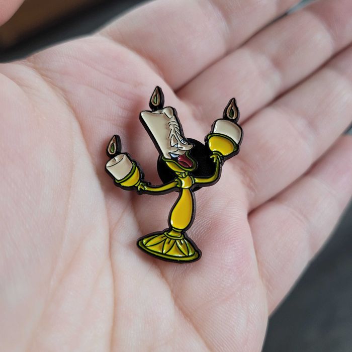 gaston świecznik piękna i besta pin przypinka broszka disney