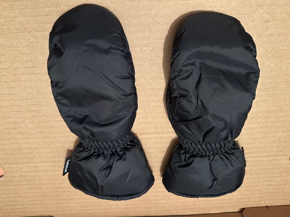 Equipamento de criança para a neve (casaco, botas e luvas)427276249586749443