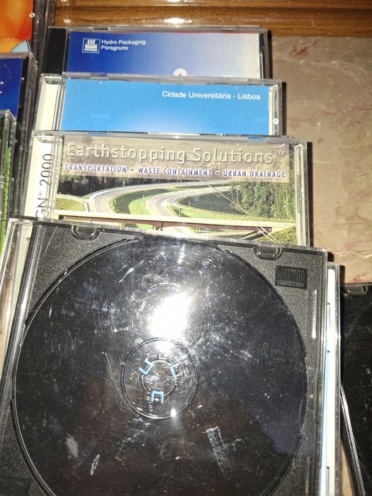 Caixas de Cds usadas