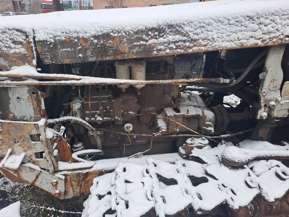 Бульдозер Д-606 під відновлення