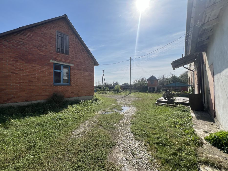 Будинок для багатодітної родини або реабілітаційний центр