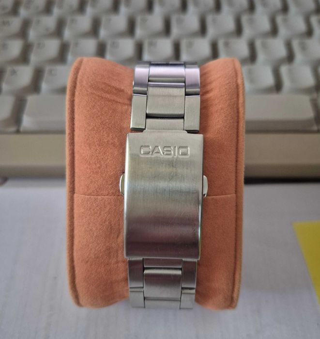 Relógio Casio AE-1200WH
