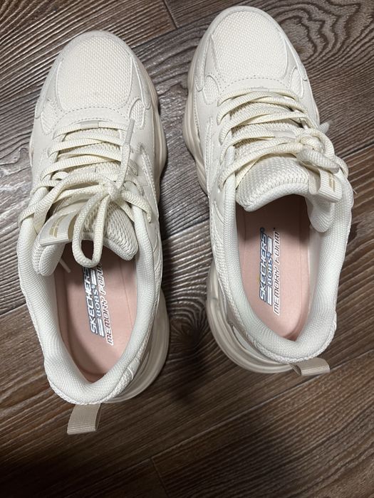 Кросівки Skechers розмір 39