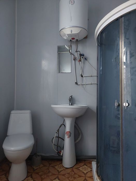 Продається будинок в смт.Новоархангельськ по вулиці Комарова.