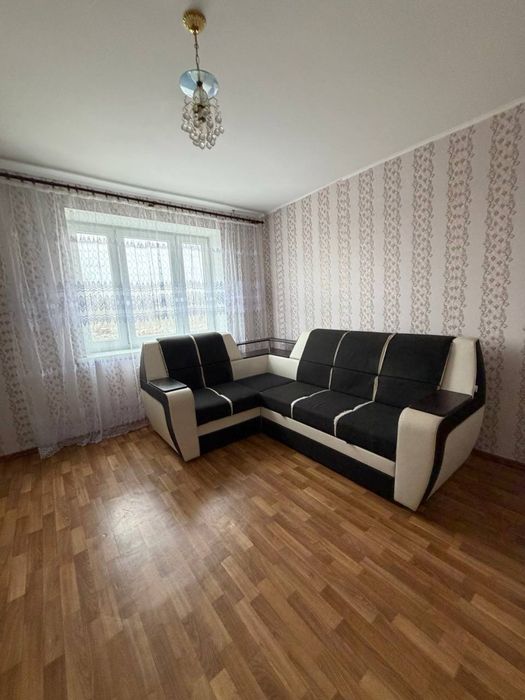 2 кім квартира на 4 поверсі з меблями і технікою