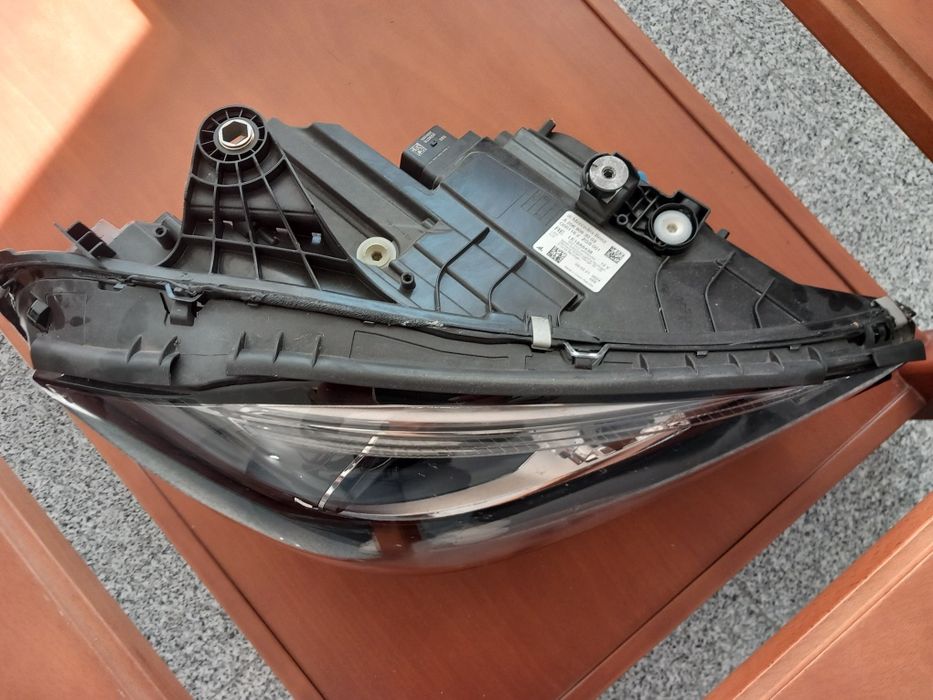 Farol Mercedes-Benz Classe C Full LED (Digital Light) direito