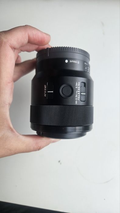 Продам Sony FE 50mm F2.8 Macro