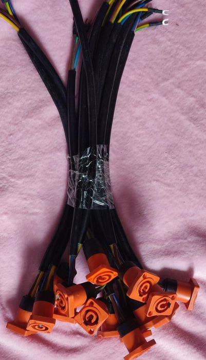 Разъем Roxtone с кабелем