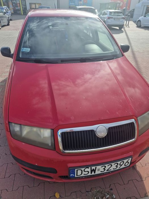 Skoda fabia sedan.