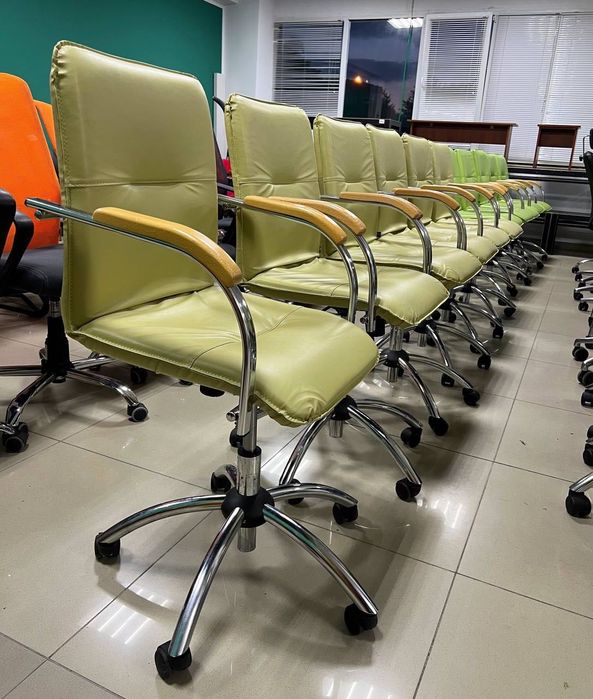 ЛИКВИДАЦИЯ офисной мебели стулья кресла стільці крісла