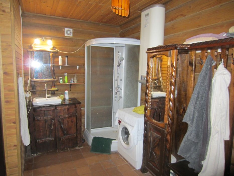 Будинок/Сруб/Баня у лісі