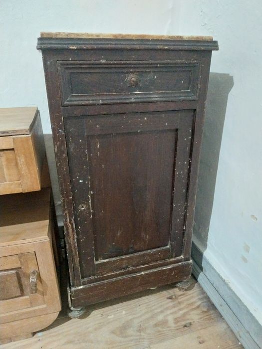 Mesas de cabeceira antigas