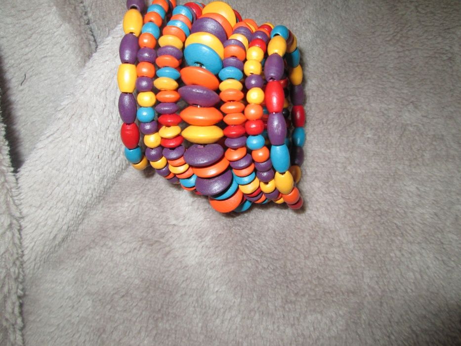 Varias pulseiras em bom estado