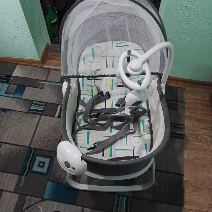 Дитяча кроватка ві 0 до 1 року