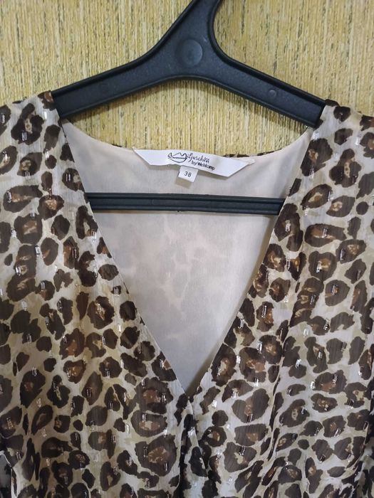 Сукня з леопардовим принтом