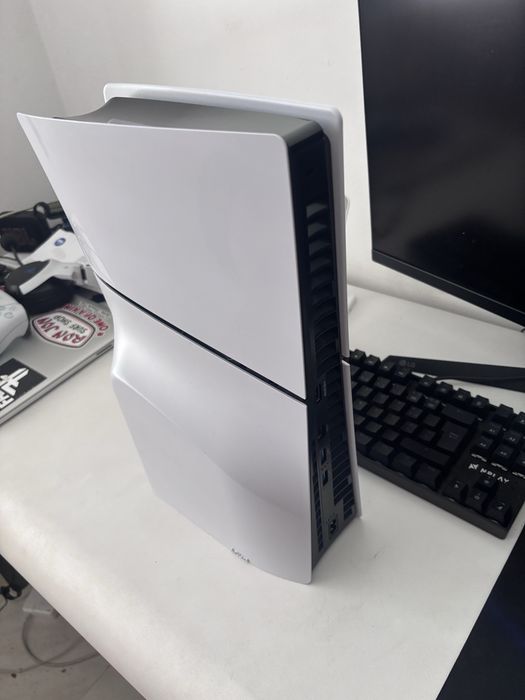PS5 Slim Standard 1TB (Com Leitor de Discos) - Como Nova