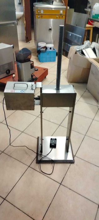 Dozownik / nadziewarka do pączków (donut filler / injector)