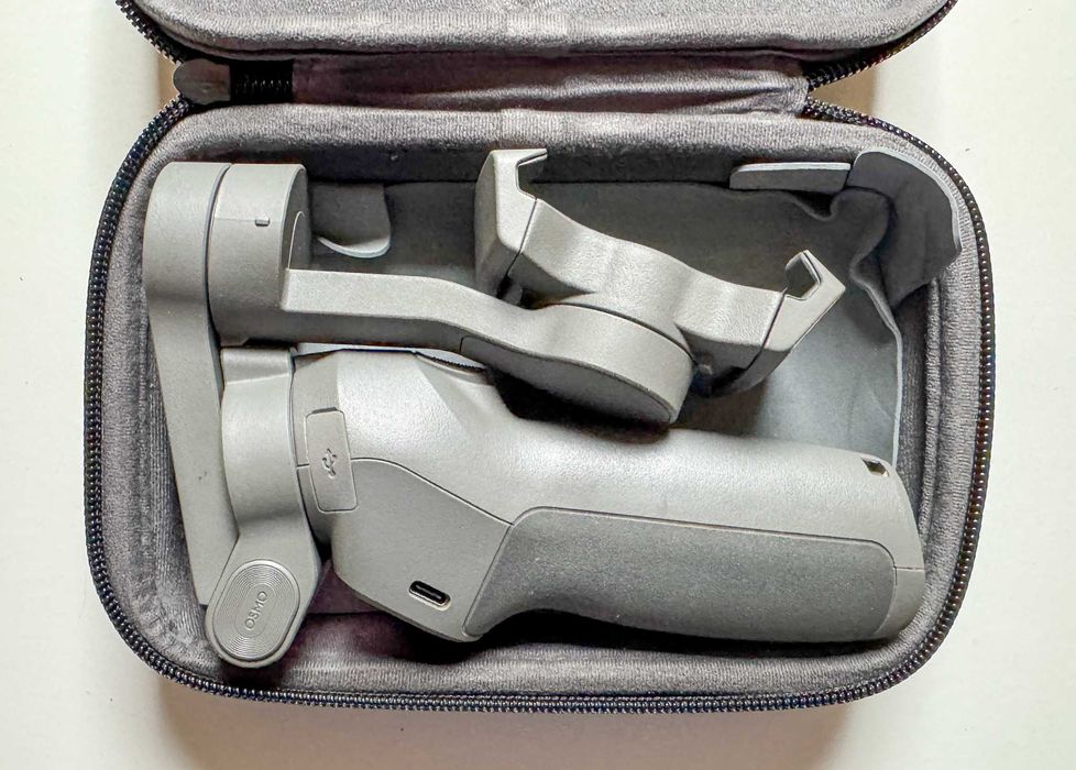 DJI Osmo Mobile 3 Combo