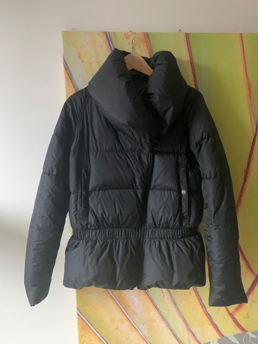 Kurtka puchowa LEVIS damska