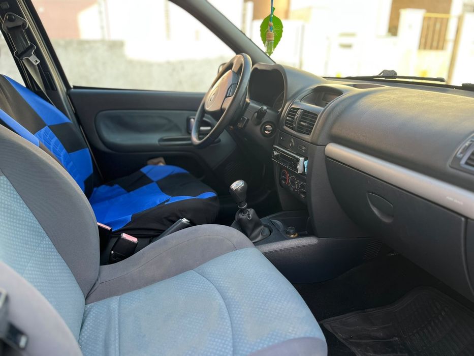 Renault Clio — fotografia 5