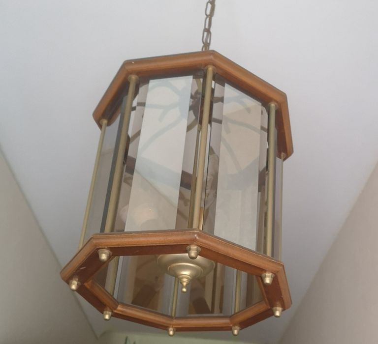 Candeeiro da entrada.