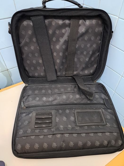 Pasta com diversas divisões para documentos ou pc