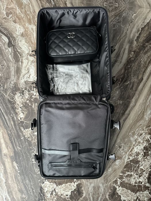 Дорожный чемодан